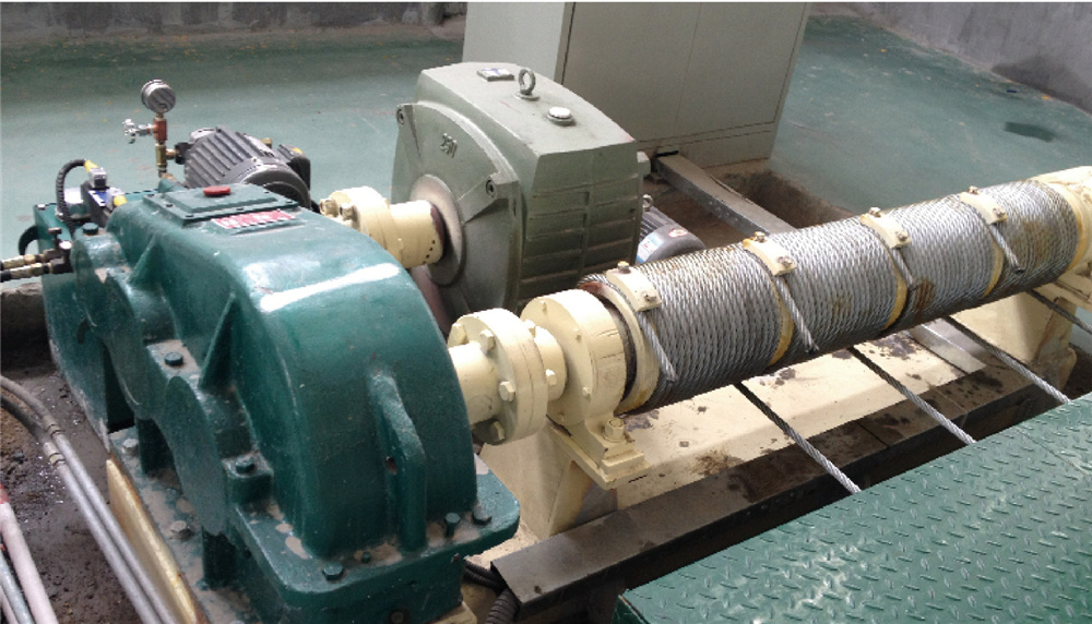无轨变频控制钢丝绳传动铸造机